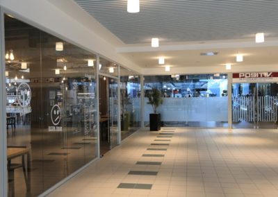 Glaswände Einkaufszentrum Kelheim